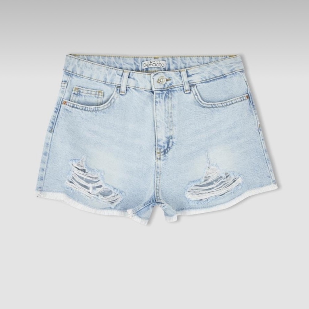 Brand new women ripped short size 26